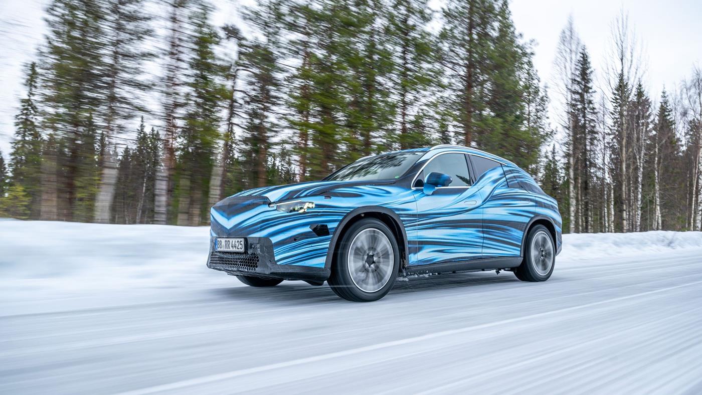 Mercedes, yeni nesil modellerinde kullanacağı panjur tasarımını gösterdi