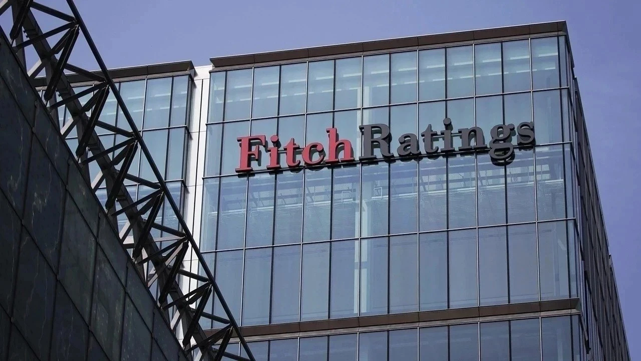 Fitch, Ukrayna'nın kredi notunu yükseltti