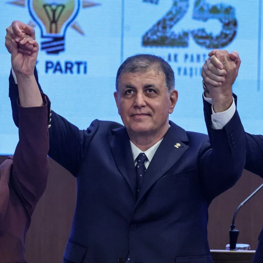 Tehdit Edildi İddialarına Açıklık Getirdi: Cemil Tugay Ak Parti’ye Geçişinin Nedenini Açıkladı