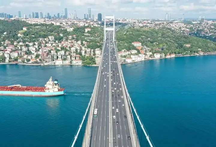 İstanbul Boğazı yarın deniz trafiğine kapatılacak