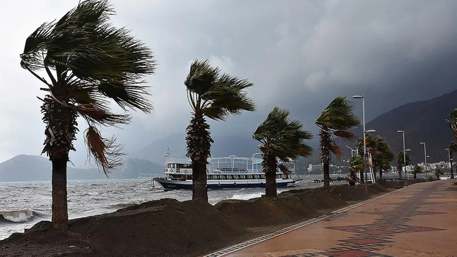 Meteoroloji'den Akdeniz için fırtına uyarısı