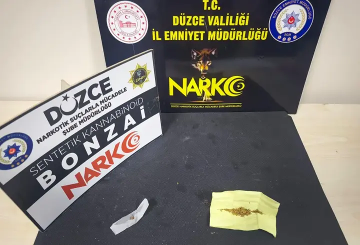 Düzce'de uyuşturucu operasyonunda gözaltına alınan 2 zanlı tutuklandı