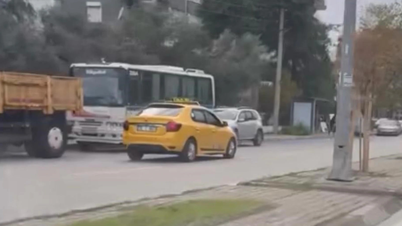 Şerit ihlali yapan taksi sürücüsüne 16 bin 613 TL ceza