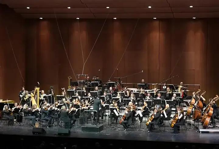 AKM’DE SENFONİK GECE | Azerbaycanlı sanatçı Eldar Mansurov eserleri sahnede