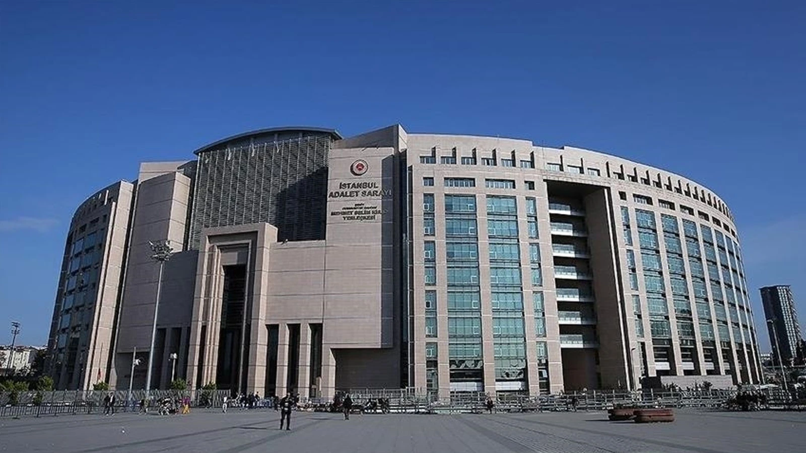 İBB'ye yönelik yolsuzluk soruşturması: Tutukluluğunun devamına karar verildi
