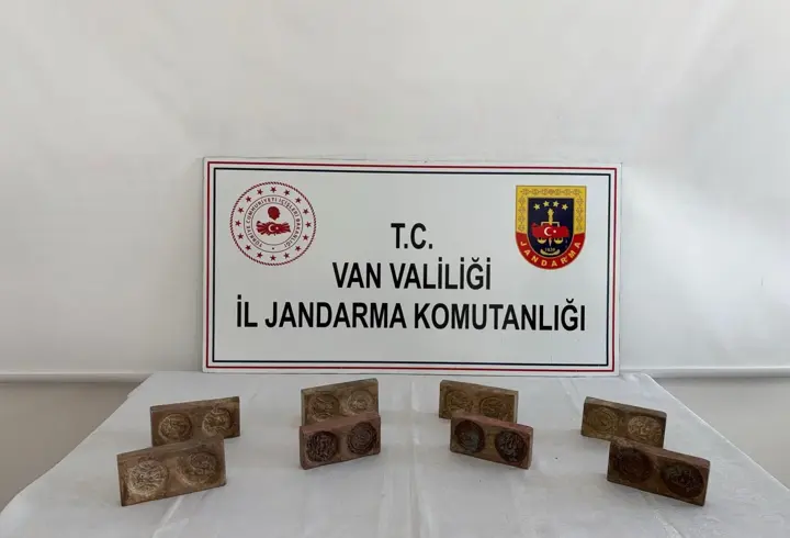 Van'da 3,5 milyon TL değerinde tarihi eserler ele geçirildi