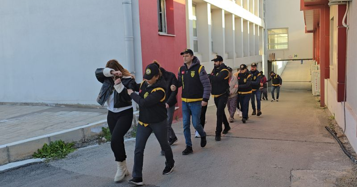 Masaj salonuna fuhuş baskını: 14 tutuklama!