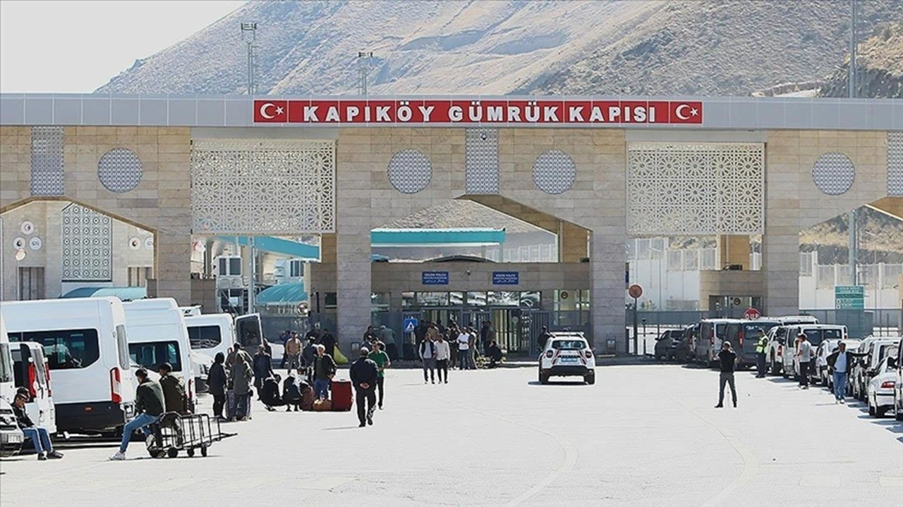 Bakan Bolat açıkladı! İran sınırında yolcu geçişleri durduruldu