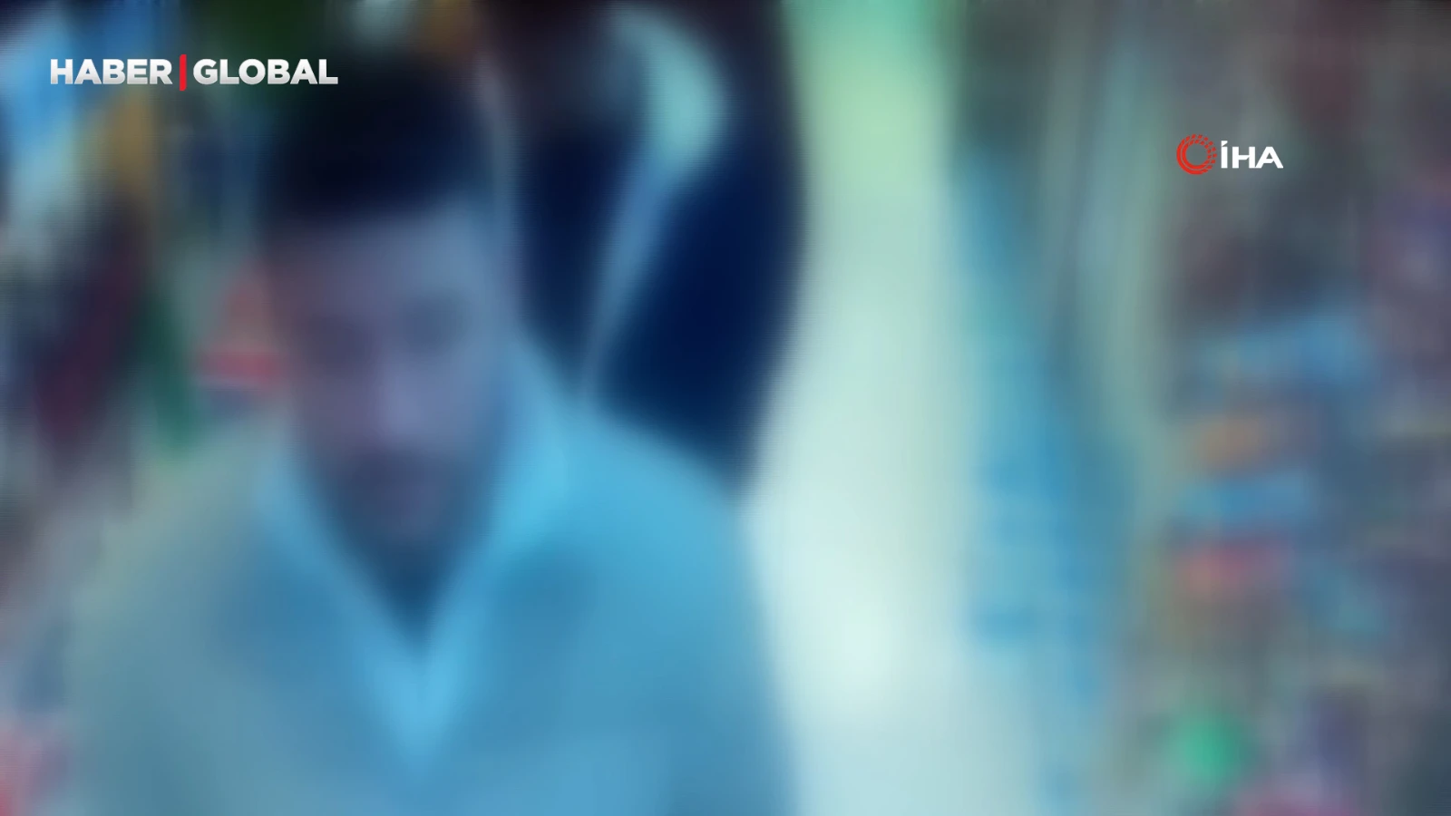 Marketten alkollü içecek çalan şahıs kameraya yakalandı