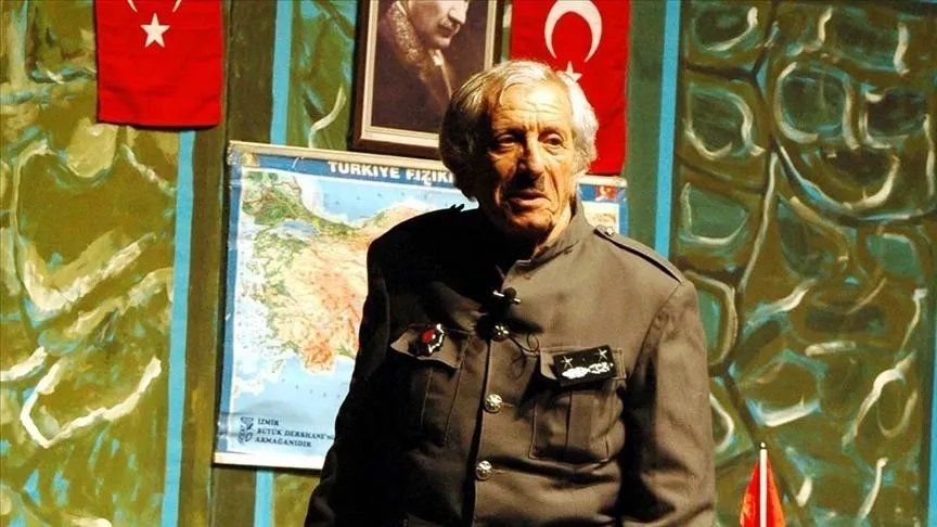 Geleneksel Türk temaşa sanatının usta oyuncusu: Nejat Uygur