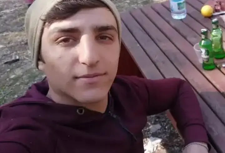 Gönen'de işçi servis midibüsü ile otomobil çarpıştı: 1 ölü, 8 yaralı