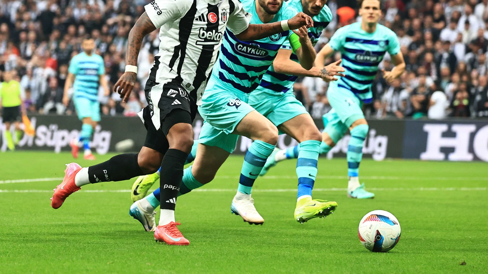 Beşiktaş, Rizespor'u ağırlıyor
