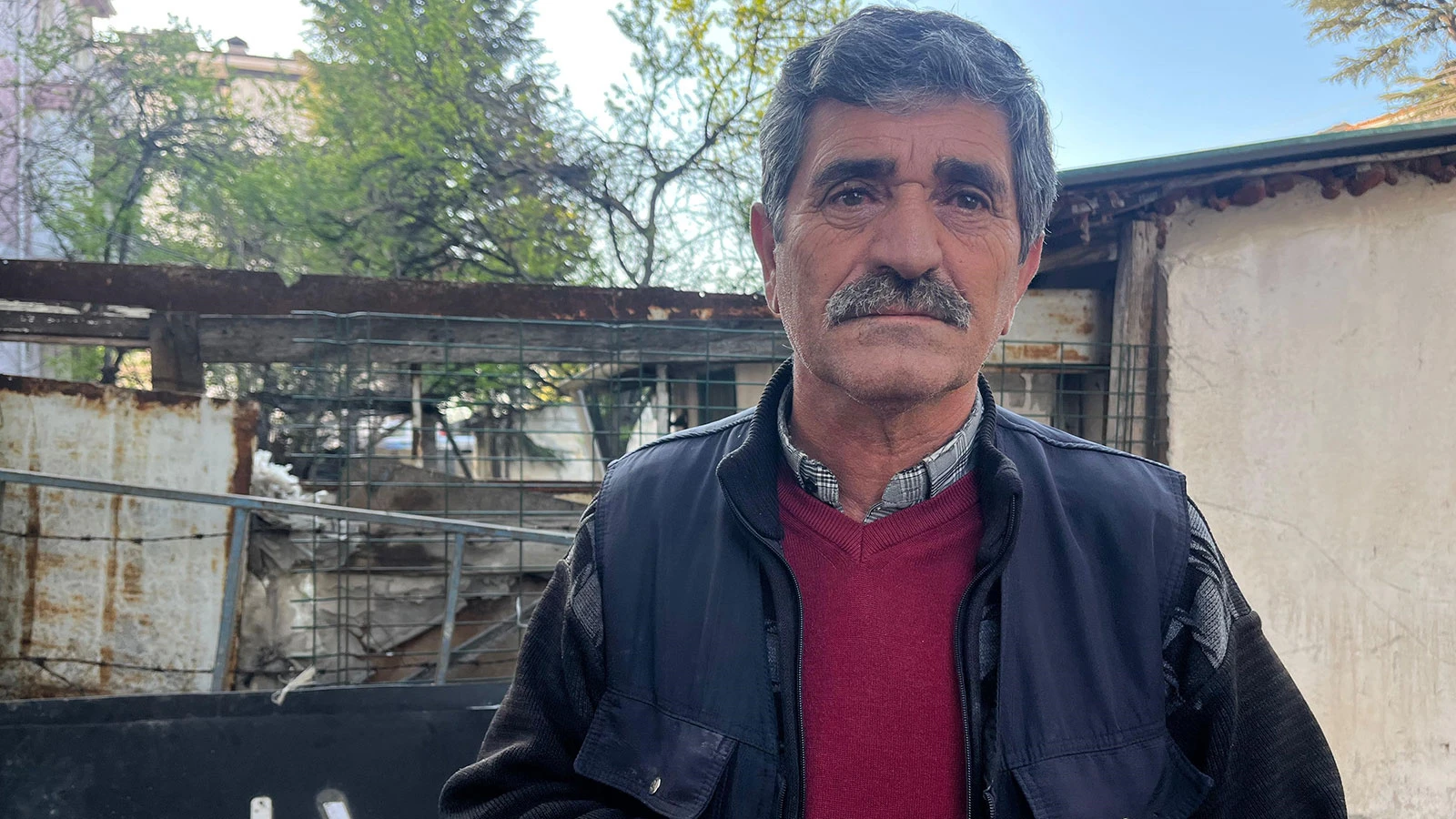8 çocuk babası adamın ekmek teknesi olan motosikletini çaldılar