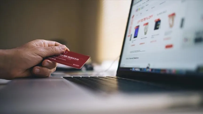 AB, e-ticarette dışarından gelen küçük paketlerden 3 avro vergi alacak