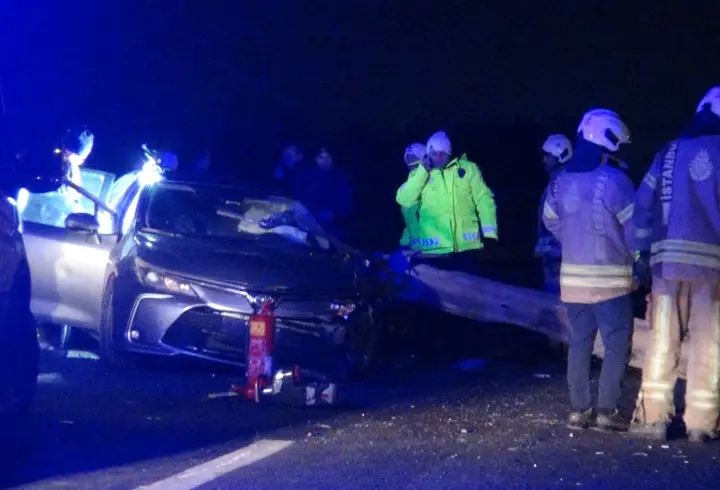 İstanbul - Silivri'de otomobil bariyere saplandı: 1 ölü, 2 yaralı
