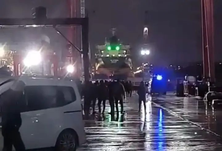 Tersanede demir bloklar arasında sıkışan işçi hayatını kaybetti