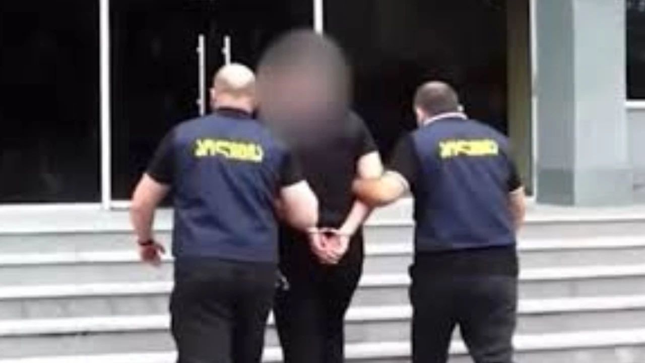 Kırmızı bültenle aranan 14 kişi Gürcistan'da yakalandı