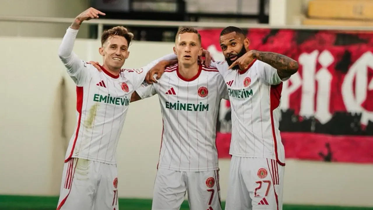 Ümraniyespor Galibiyeti İkinci Yarıda Kaptı!