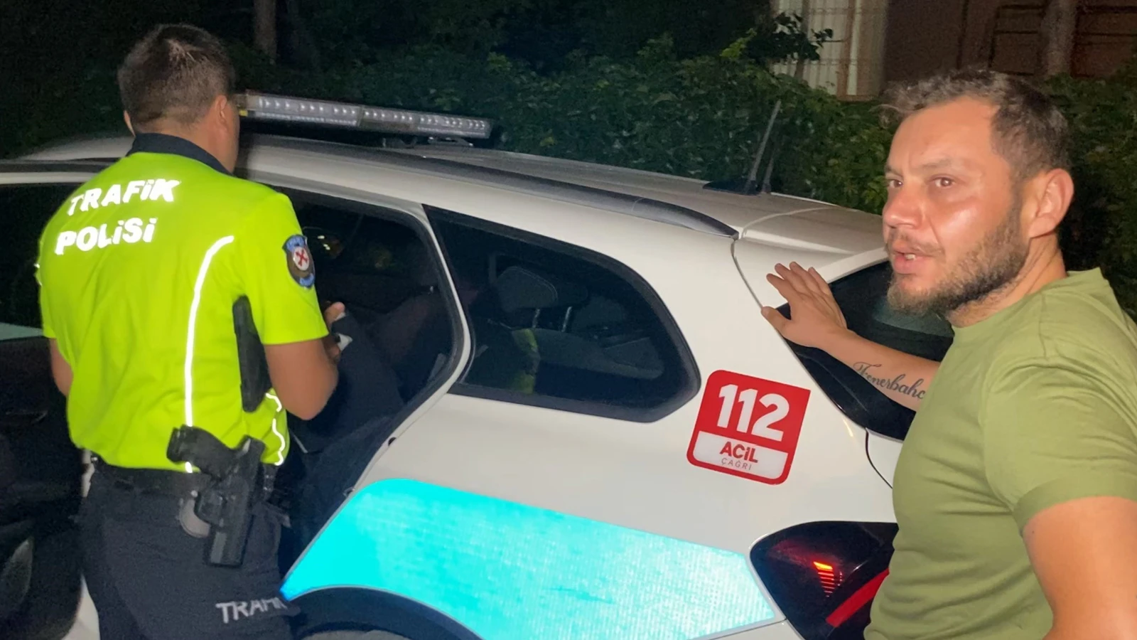 Alkolü yakalandı ehliyeti için polise yalvardı