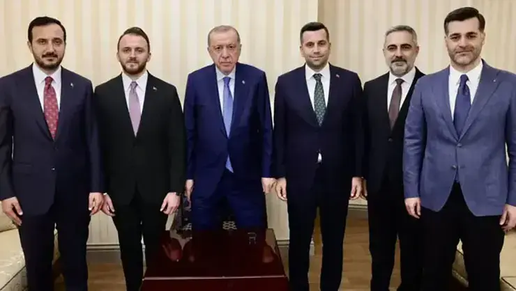 Cumhurbaşkanı Erdoğan, Üsküdar Ve Ataşehir Belediye Başkan Vekilleri'ni Kabul Etti