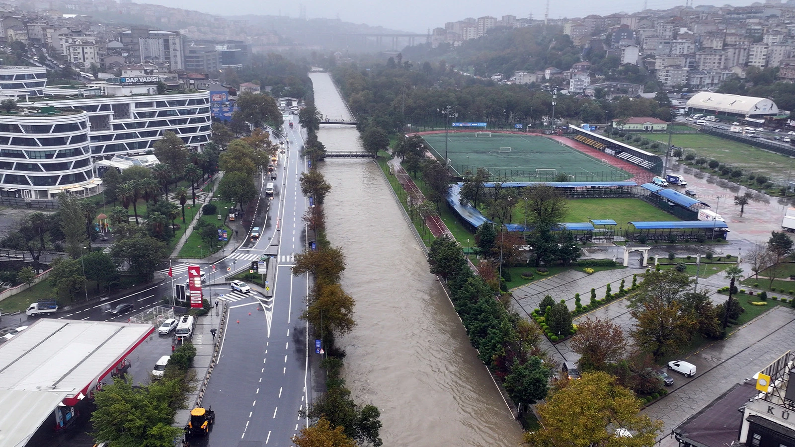Lüks Projeler De Var! İstanbul'da Dere Adlı Semtleri Sel Vurdu