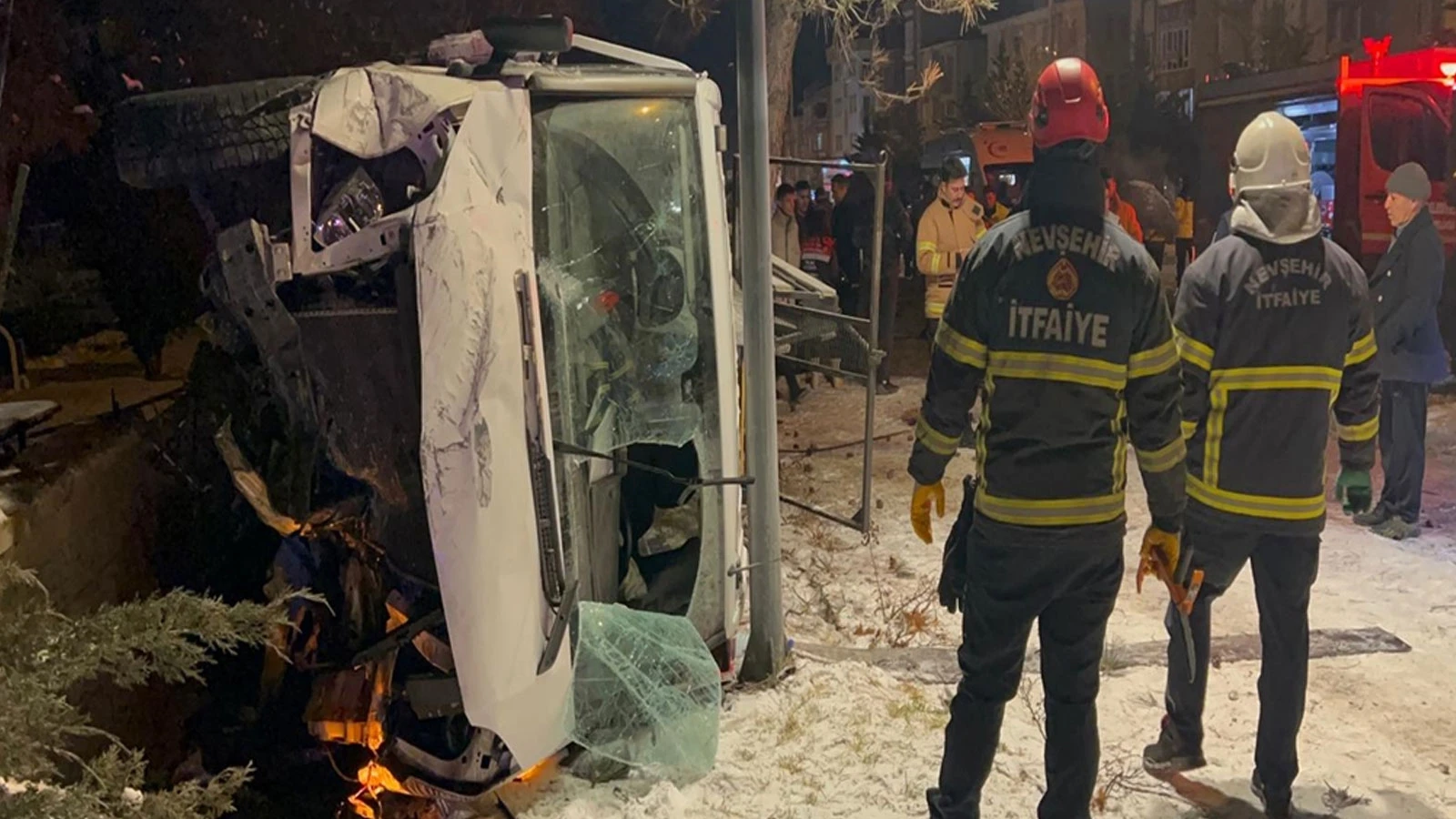 Nevşehir'de kamyonet, otomobile arkadan çarptı: Çok sayıda yaralı var