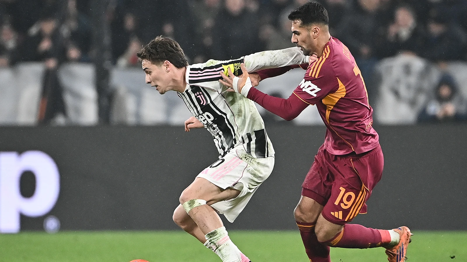 Kenan Yıldız ile Zeki Çelik'in düellosunda gülen Juventus oldu