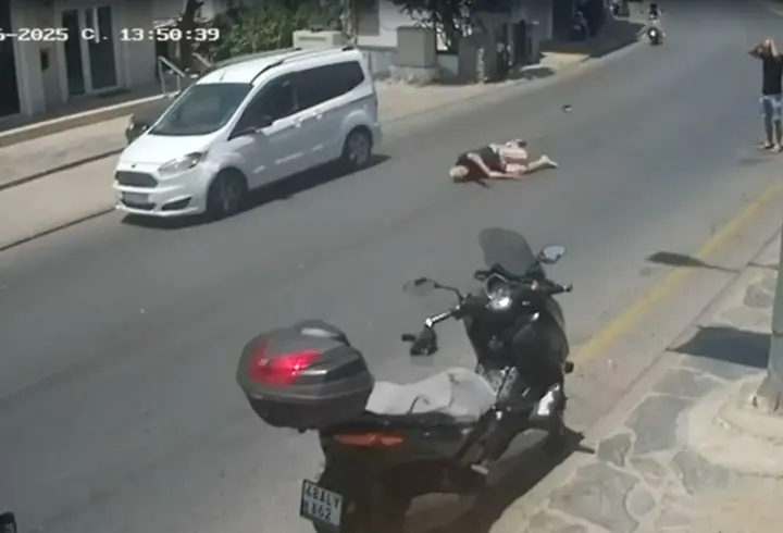 Bodrum'da hafif ticari aracın çarptığı yaya yaralandı; kaza kamerada