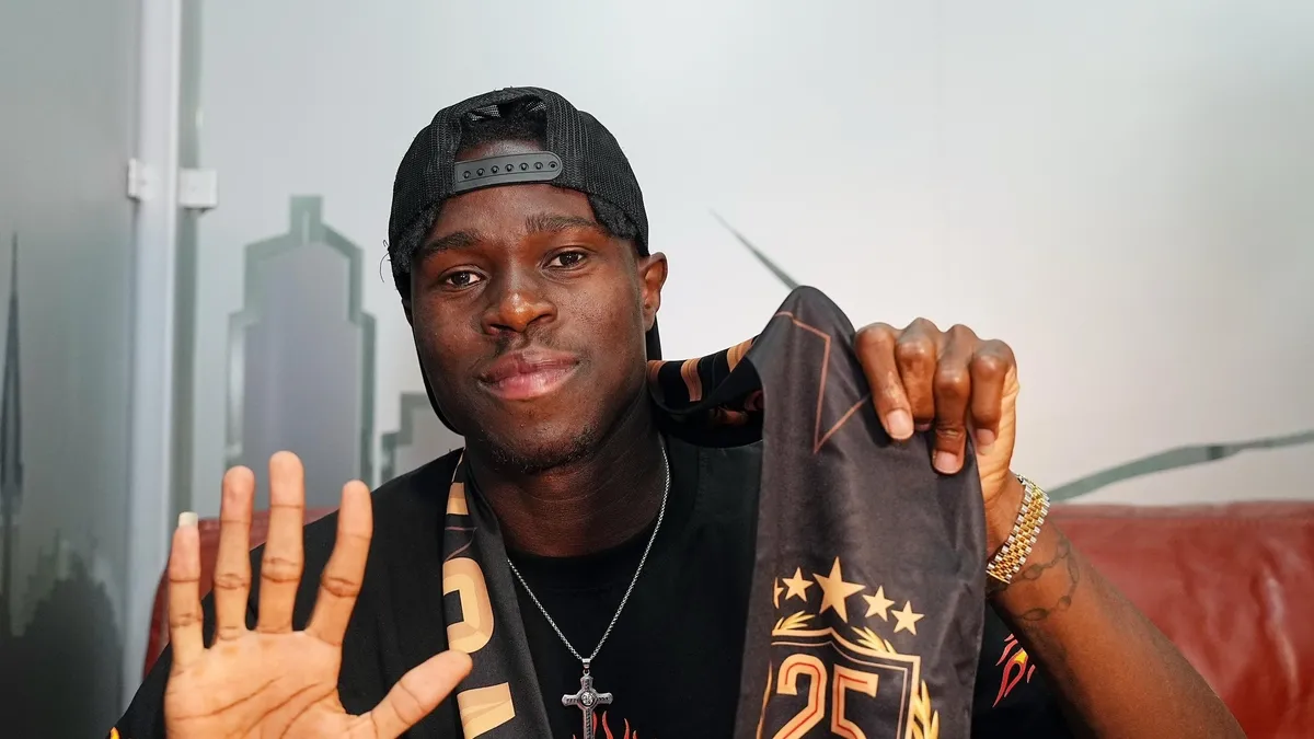 Galatasaray'ın yeni transferi Wilfried Singo İstanbul'da! İşte ilk görüntüler