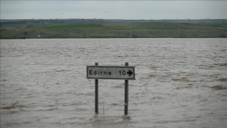 Edirne'de Tunca Nehri'nin debisi yükseldi, Meriç Nehri'nde taşkınlar oluştu