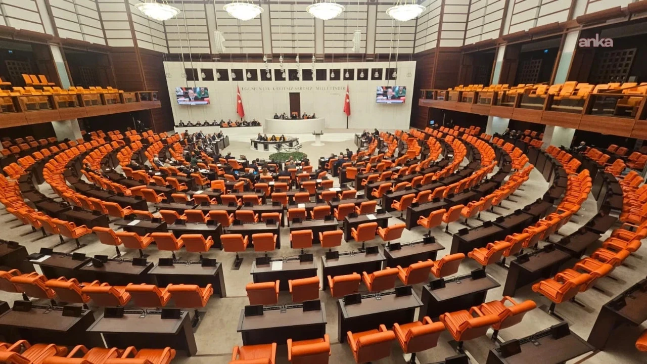 TBMM'de Sandalye Dağılımı Değişti: Ak Parti’nin Vekil Sayısı 281’e Yükseldi