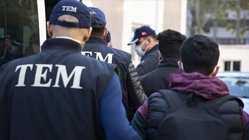 İzmir merkezli terör örgütü DEAŞ operasyonunda 26 şüpheli yakalandı