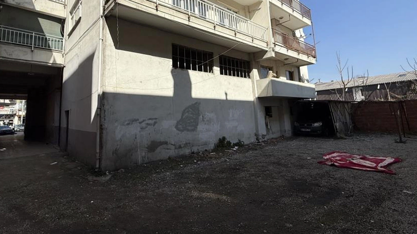 Düştü mü, düşürüldü mü? Hamile kadının ölümündeki sır perdesi aralanacak