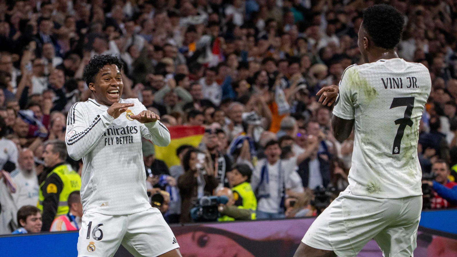 Lyon'da gol şov yapan Endrick'e Vini desteği