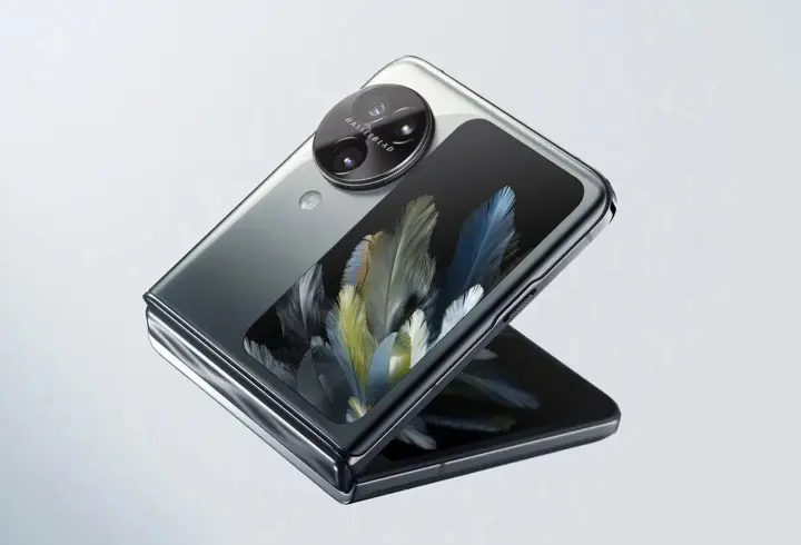 Katlanabilir telefon pazarı, yepyeni bir oyuncuyla kızışacak
