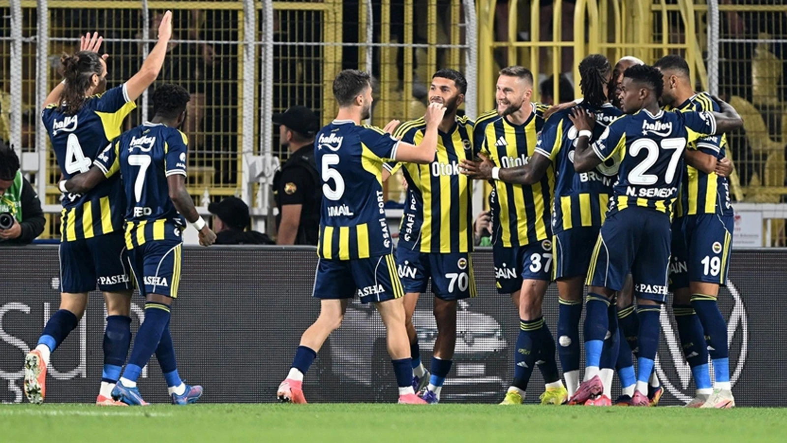 Fenerbahçe, yarın Gençlerbirliği'ne konuk olacak