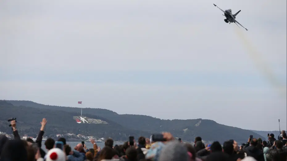 SOLOTÜRK'ten Çanakkale'de nefes kesen gösteri uçuşu