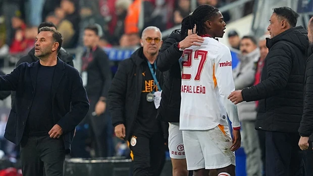 Galatasaray'da Derbi Öncesi Leao Alarmı! 16 Dakika Sonra Oyundan Çıktı