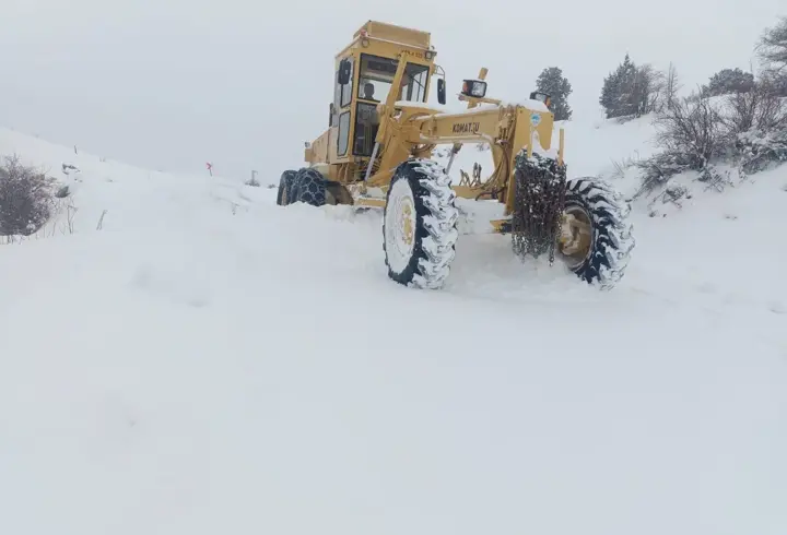Kayseri’de ulaşıma kapanan 72 mahalle yolu açıldı