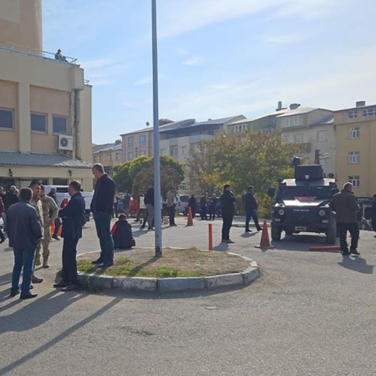 Ağabey ağır yaralı kardeşi öldü! İki kardeşe yaylım ateşi!