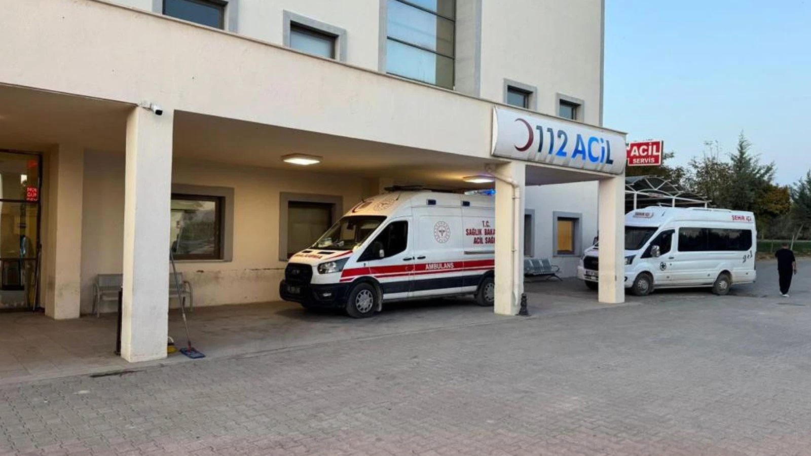 Yurtta kalan 50 öğrenci zehirlenme şüphesiyle hastanelik oldu