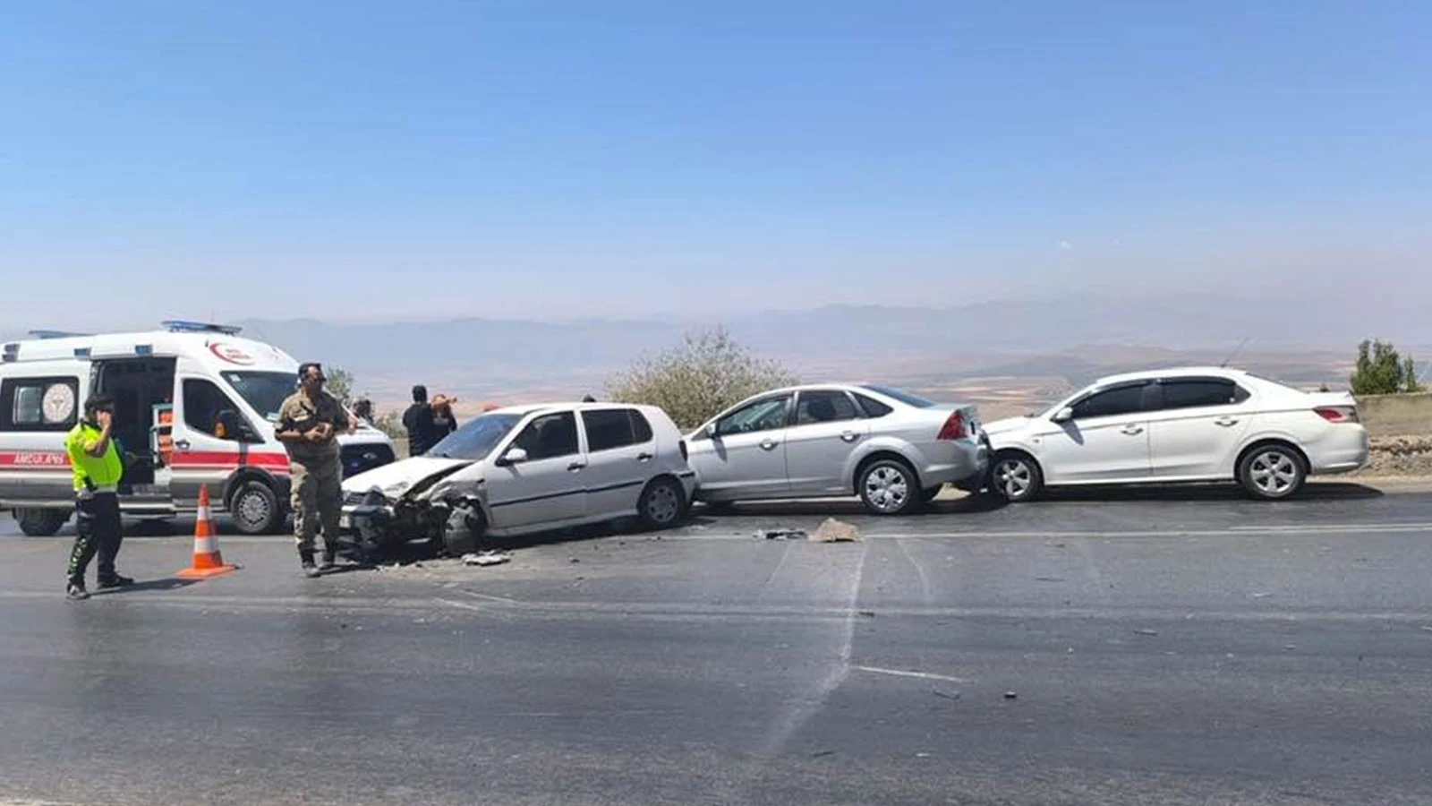 Gaziantep’te dört aracın karıştığı zincirleme kaza: 9 yaralı