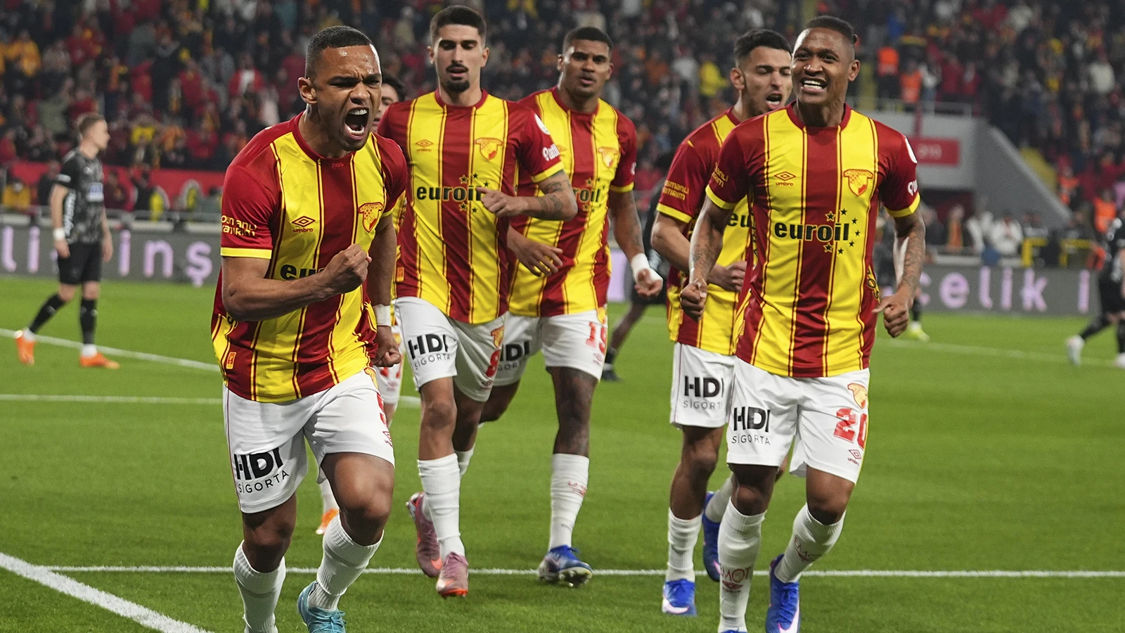 Göztepe'yi nisan ayında zorlu bir fikstür bekliyor
