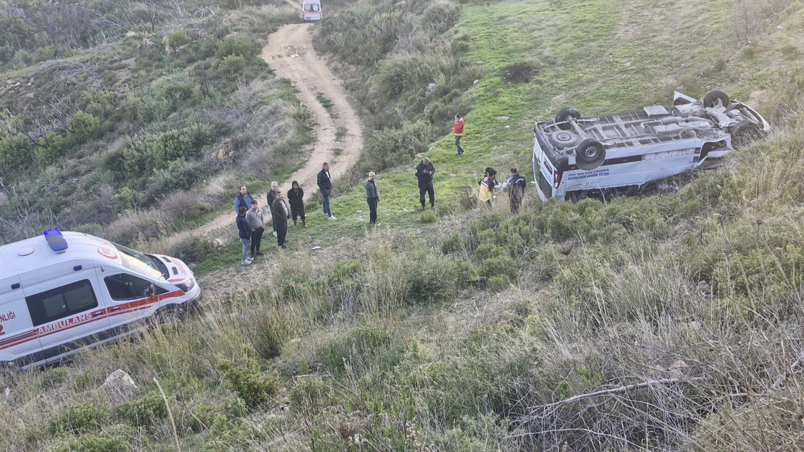 Muğla'da diyaliz aracı uçuruma yuvarlandı: 1 ölü, 5 yaralı