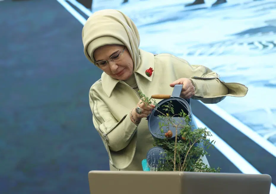 Emine Erdoğan, "Artsın Eksilmesin Dönüşüm Pazarı"nın açılışına katıldı