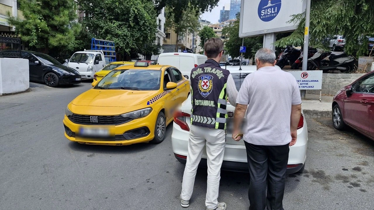 Taksici yolcu beğenmedi, binlerce TL'lik ceza yedi!