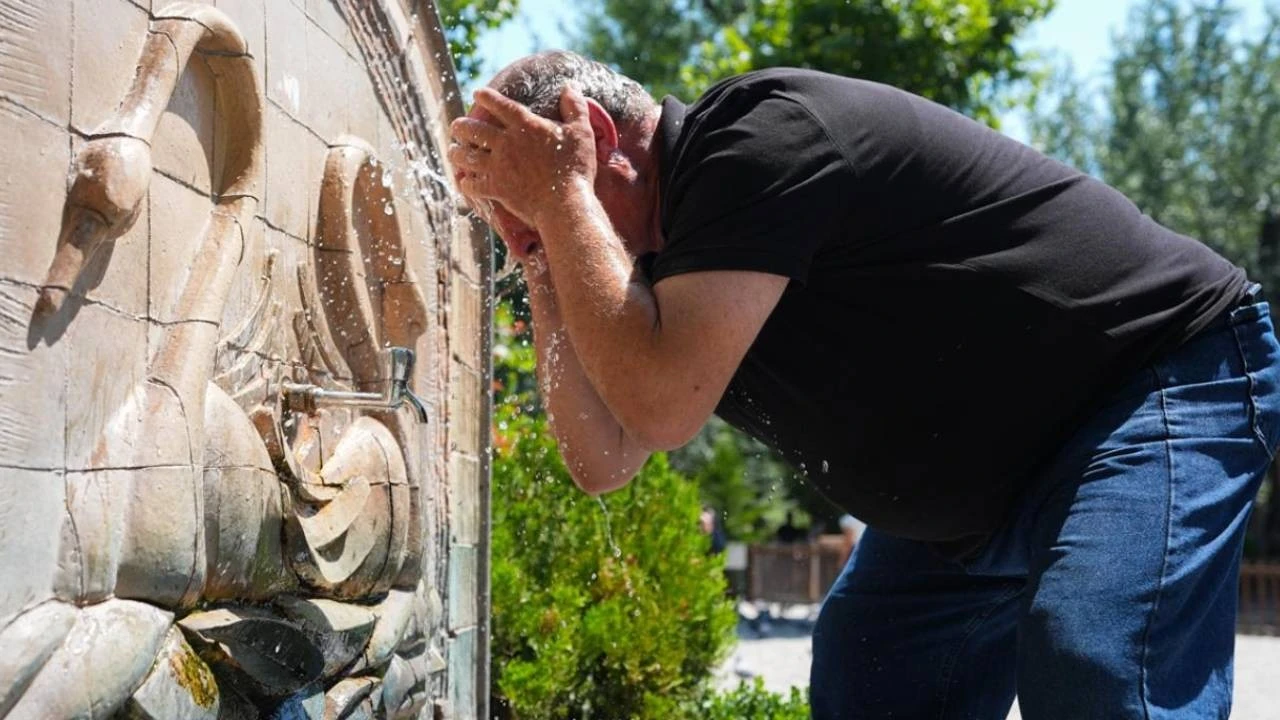 Bu hafta hava nasıl olacak? Sıcak havayla bunalıp, yağmurla serinleyeceğiz!