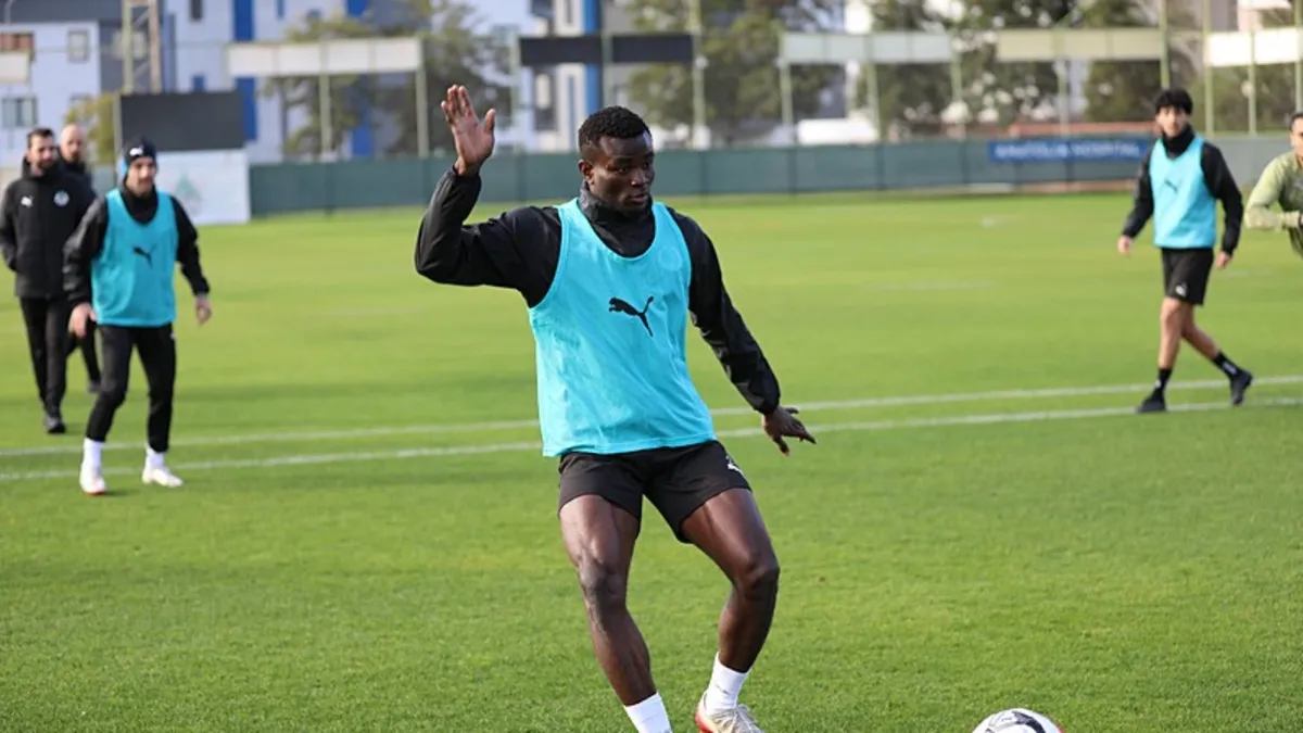 Alanyasporlu Uchenna Ogundu Augsburg'a transfer oldu!