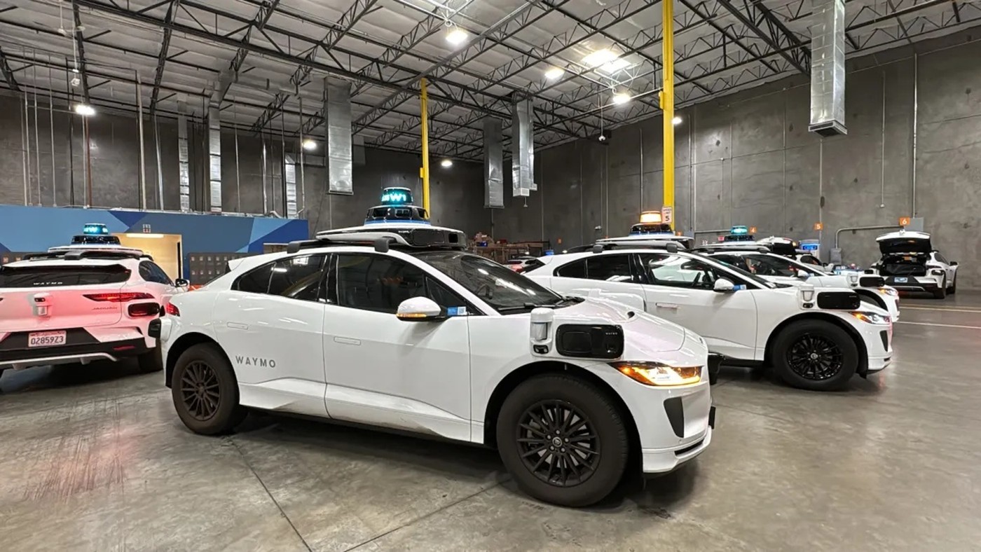 Waymo emekliye ayrılan robotaksi bataryalarını enerji depolamada kullanacak