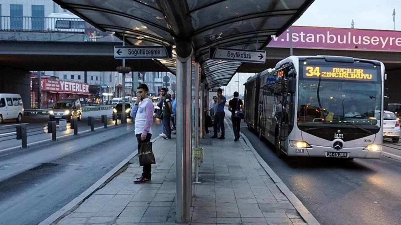 Bugün İstanbul'da toplu taşıma ücretsiz mi? İETT, metrobüs, metro, otobüs, tramvay bedava mı?